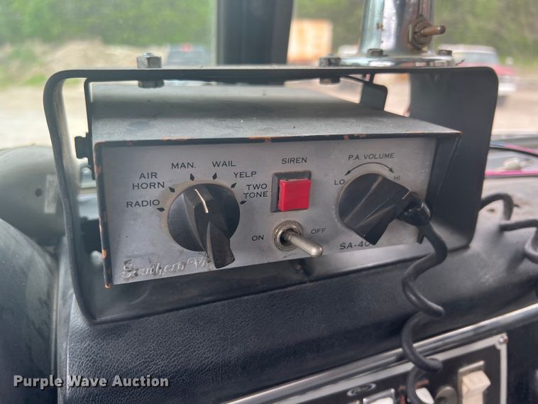 image for item KG9757 1979 Ford 900  fire truck