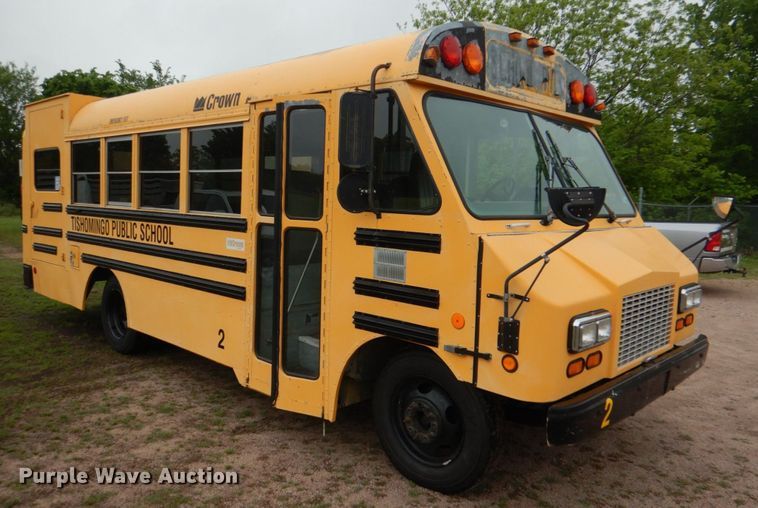 image for item KP9149 2000 Chevrolet P30  school bus