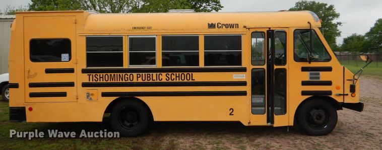 image for item KP9149 2000 Chevrolet P30  school bus
