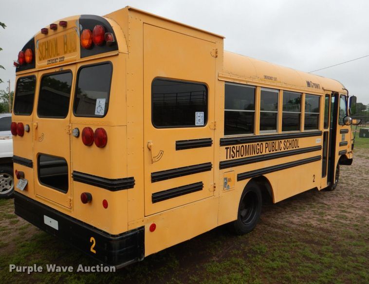 image for item KP9149 2000 Chevrolet P30  school bus