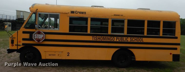 image for item KP9149 2000 Chevrolet P30  school bus