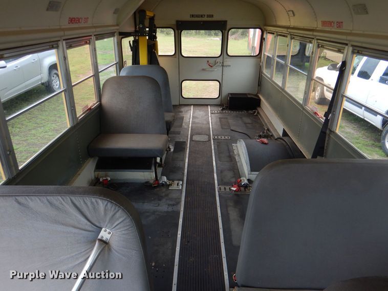 image for item KP9149 2000 Chevrolet P30  school bus