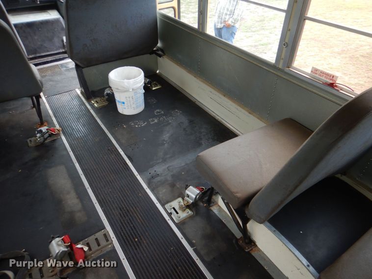 image for item KP9149 2000 Chevrolet P30  school bus