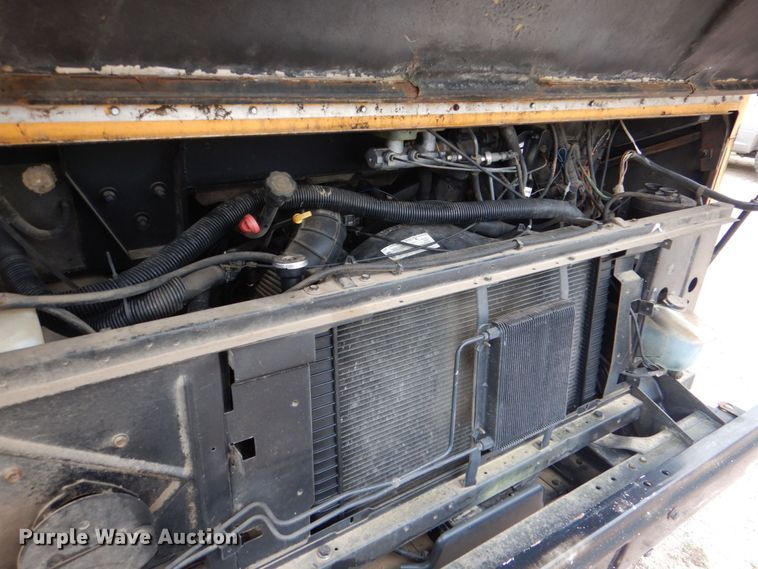 image for item KP9149 2000 Chevrolet P30  school bus