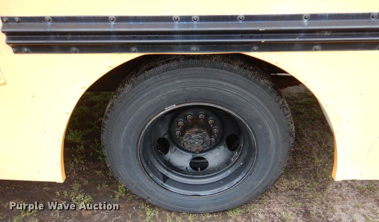 image for item KP9149 2000 Chevrolet P30  school bus