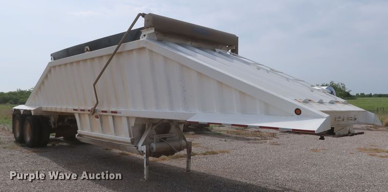 image for item KR9849 2005 Manac SBD-240  bottom dump trailer