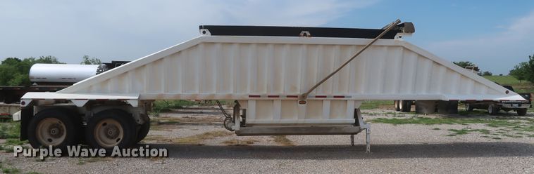 image for item KR9849 2005 Manac SBD-240  bottom dump trailer