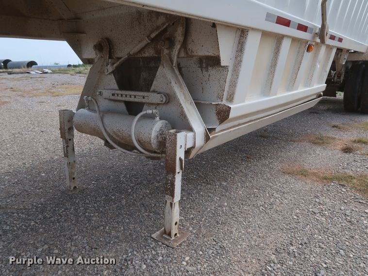 image for item KR9849 2005 Manac SBD-240  bottom dump trailer