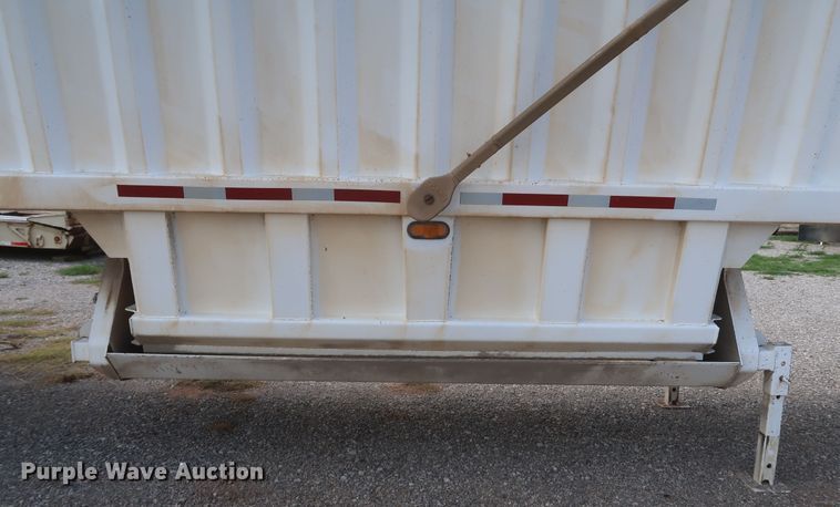image for item KR9849 2005 Manac SBD-240  bottom dump trailer