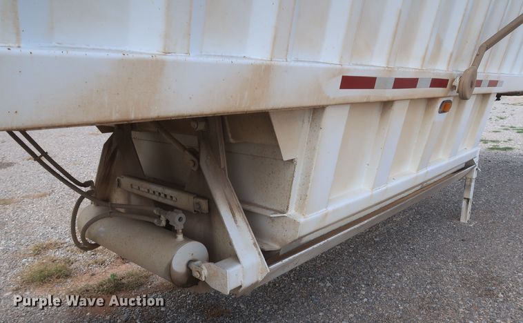 image for item KR9849 2005 Manac SBD-240  bottom dump trailer