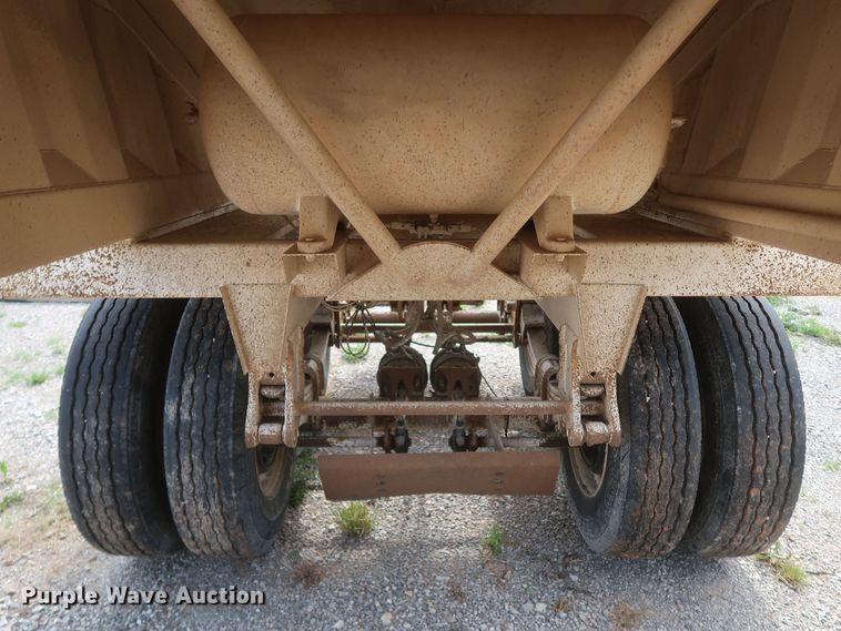 image for item KR9849 2005 Manac SBD-240  bottom dump trailer