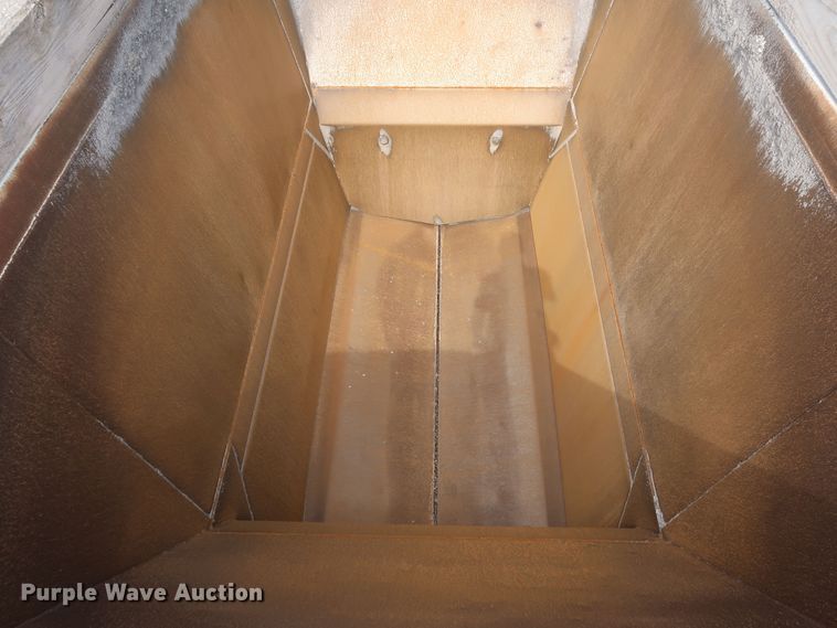 image for item KR9849 2005 Manac SBD-240  bottom dump trailer