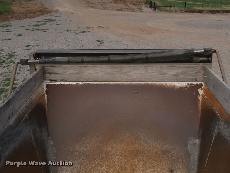 image for item KR9849 2005 Manac SBD-240  bottom dump trailer