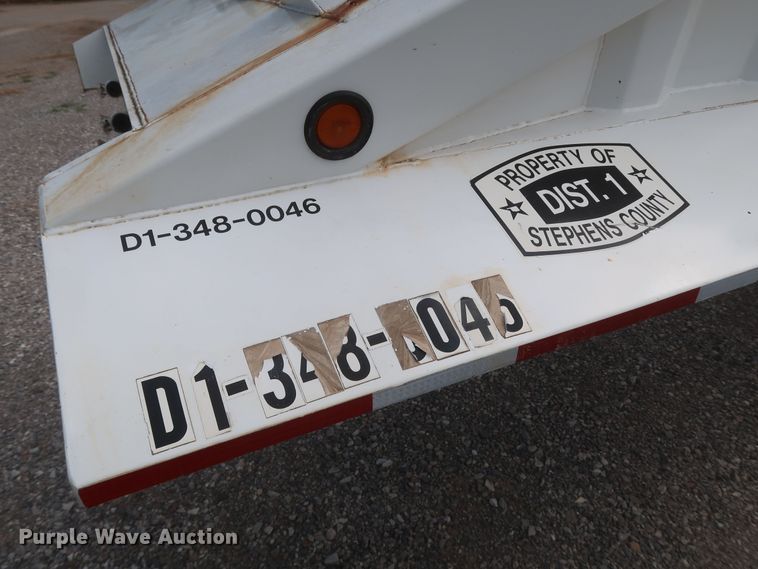 image for item KR9849 2005 Manac SBD-240  bottom dump trailer