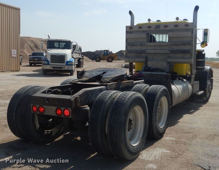 image for item KS9957 1982 Peterbilt 359  semi truck