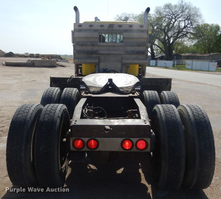 image for item KS9957 1982 Peterbilt 359  semi truck