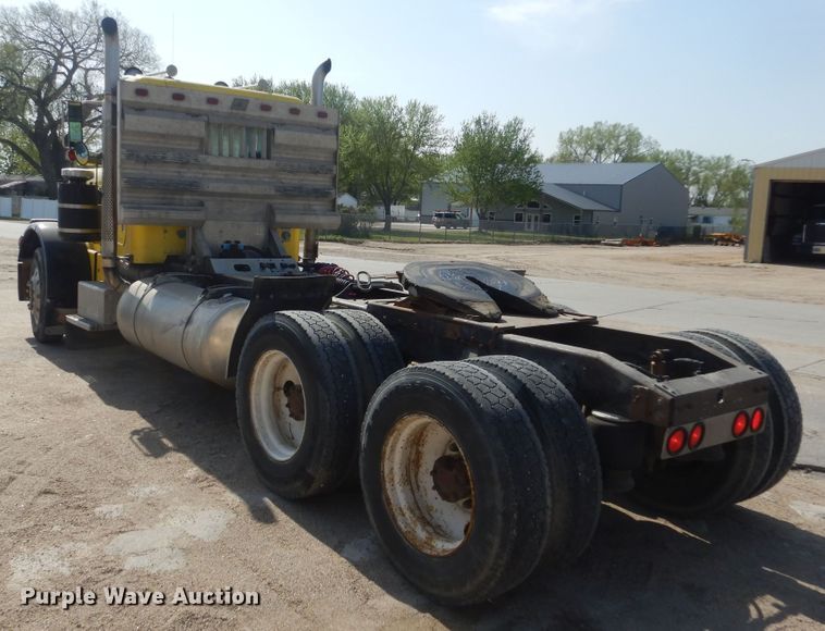 image for item KS9957 1982 Peterbilt 359  semi truck