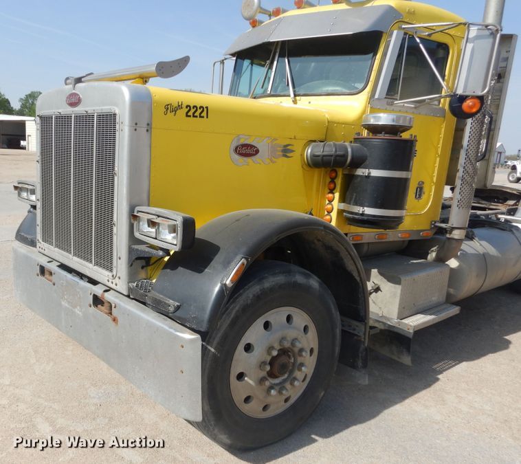 image for item KS9957 1982 Peterbilt 359  semi truck