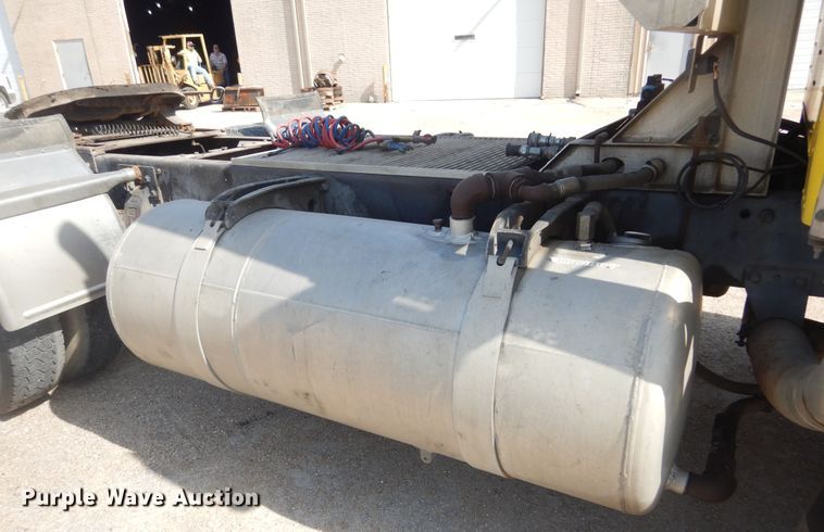 image for item KS9957 1982 Peterbilt 359  semi truck