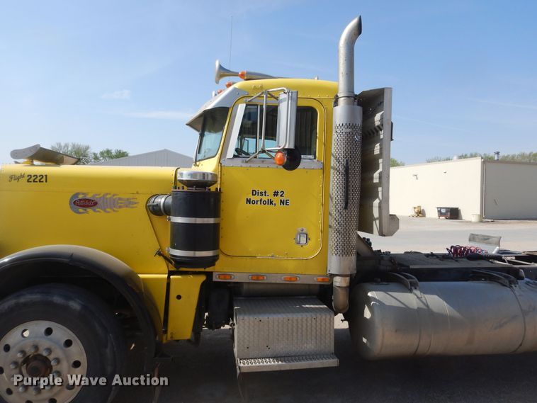 image for item KS9957 1982 Peterbilt 359  semi truck