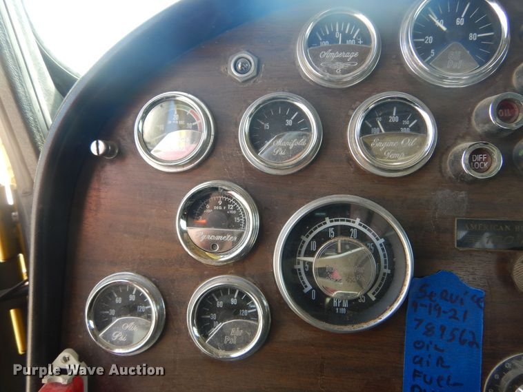 image for item KS9957 1982 Peterbilt 359  semi truck