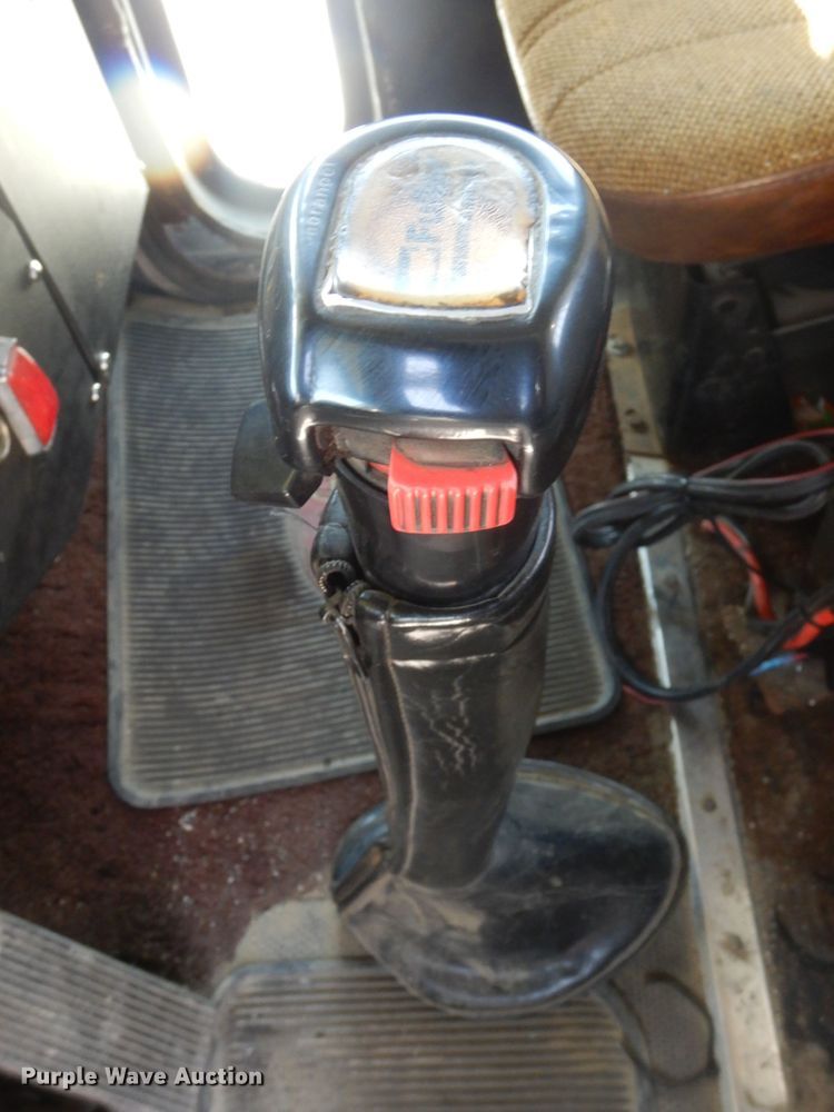 image for item KS9957 1982 Peterbilt 359  semi truck