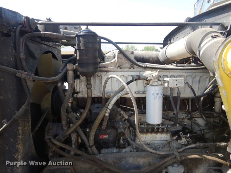 image for item KS9957 1982 Peterbilt 359  semi truck