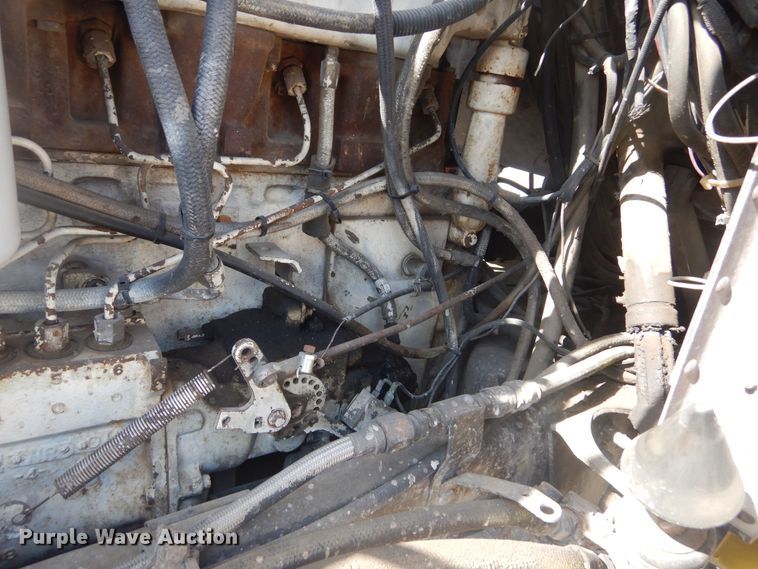 image for item KS9957 1982 Peterbilt 359  semi truck