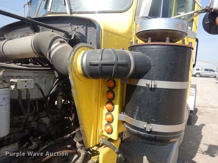 image for item KS9957 1982 Peterbilt 359  semi truck