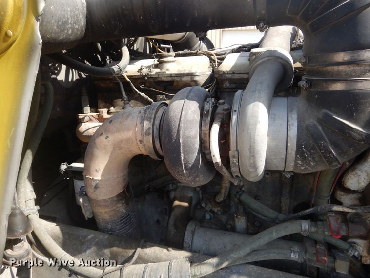 image for item KS9957 1982 Peterbilt 359  semi truck