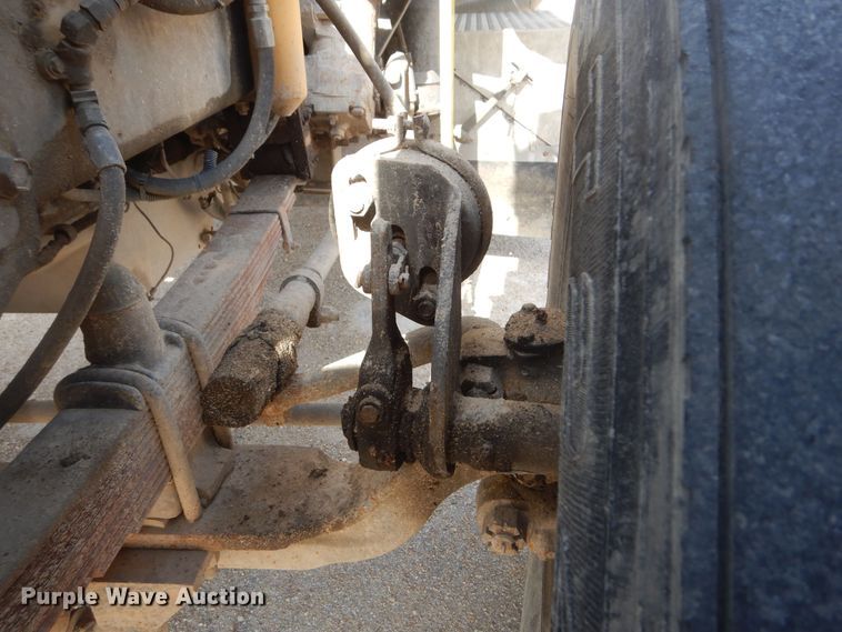 image for item KS9957 1982 Peterbilt 359  semi truck