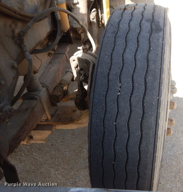 image for item KS9957 1982 Peterbilt 359  semi truck