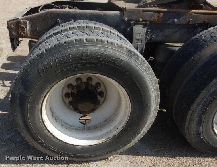 image for item KS9957 1982 Peterbilt 359  semi truck