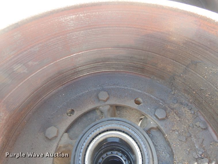 image for item KS9959 (6) 1994 Trail Blazer trailer hubs