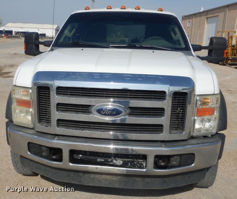 image for item KS9961 2009 Ford F450 Super Duty XLT  Crew Cab flatbed truck