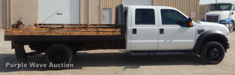 image for item KS9961 2009 Ford F450 Super Duty XLT  Crew Cab flatbed truck
