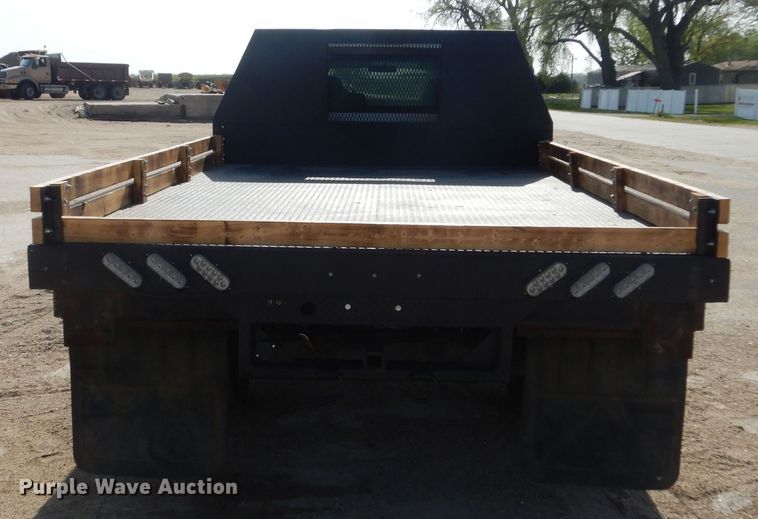 image for item KS9961 2009 Ford F450 Super Duty XLT  Crew Cab flatbed truck