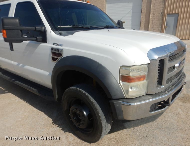 image for item KS9961 2009 Ford F450 Super Duty XLT  Crew Cab flatbed truck