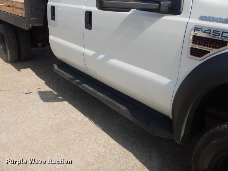 image for item KS9961 2009 Ford F450 Super Duty XLT  Crew Cab flatbed truck