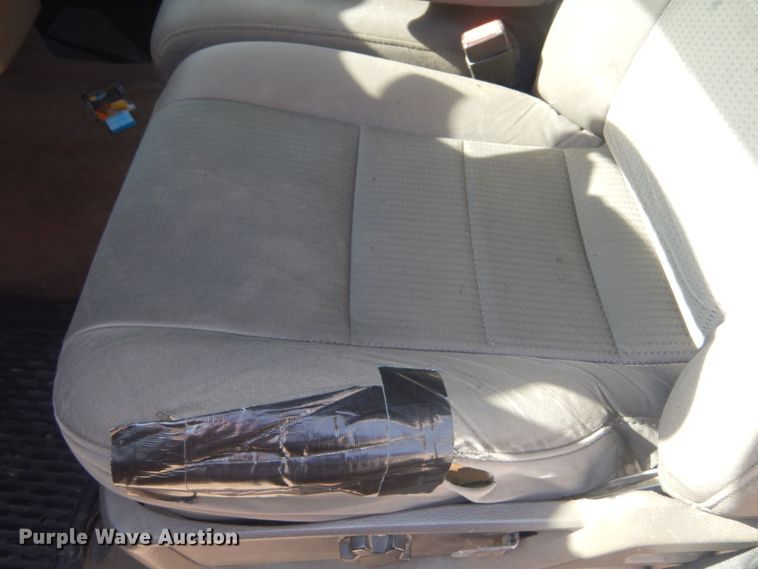 image for item KS9961 2009 Ford F450 Super Duty XLT  Crew Cab flatbed truck