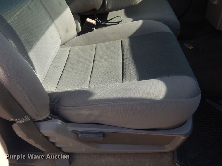 image for item KS9961 2009 Ford F450 Super Duty XLT  Crew Cab flatbed truck