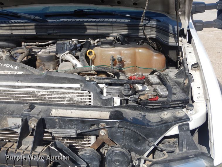 image for item KS9961 2009 Ford F450 Super Duty XLT  Crew Cab flatbed truck