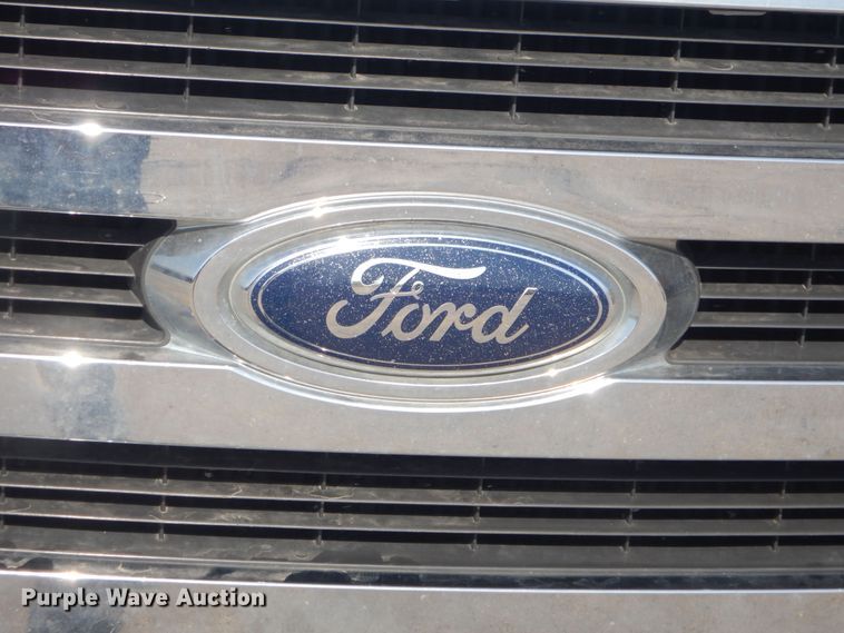 image for item KS9961 2009 Ford F450 Super Duty XLT  Crew Cab flatbed truck