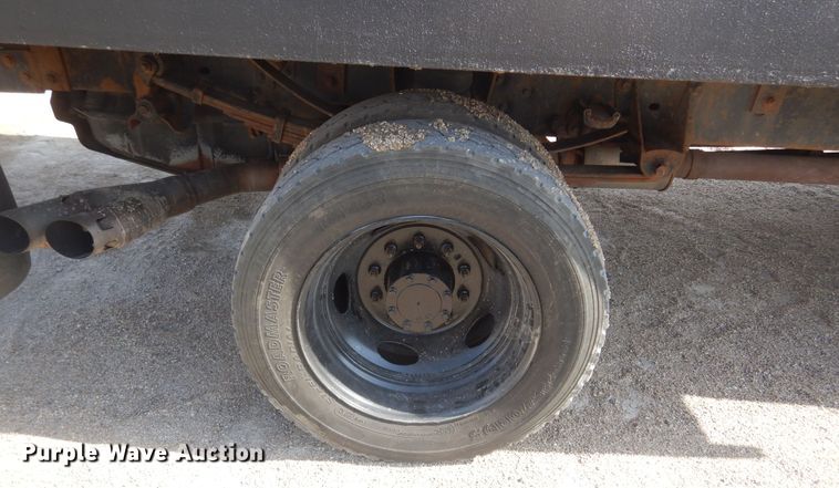 image for item KS9961 2009 Ford F450 Super Duty XLT  Crew Cab flatbed truck