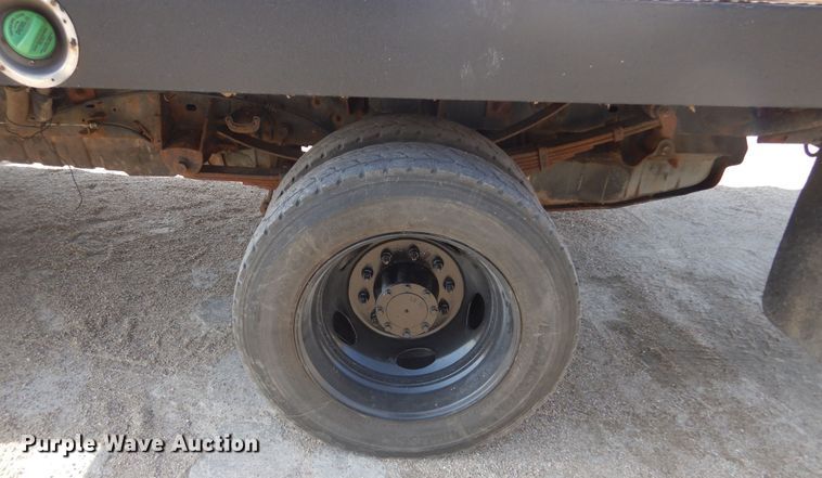 image for item KS9961 2009 Ford F450 Super Duty XLT  Crew Cab flatbed truck