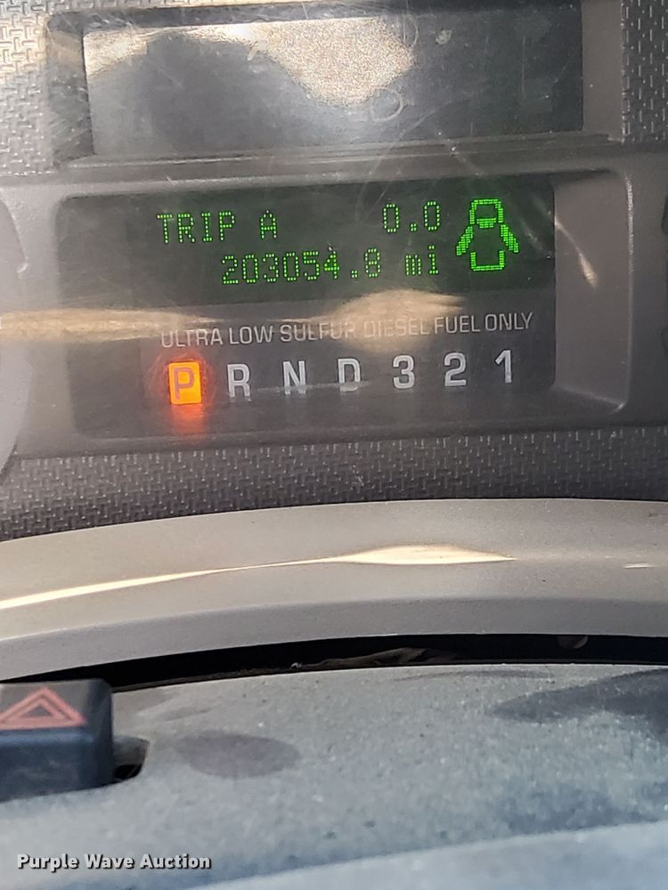 image for item KS9961 2009 Ford F450 Super Duty XLT  Crew Cab flatbed truck