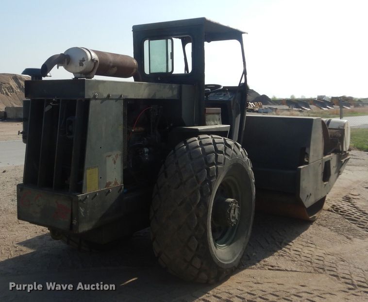 image for item KS9963 1981 Raygo 400A  single drum vibratory roller