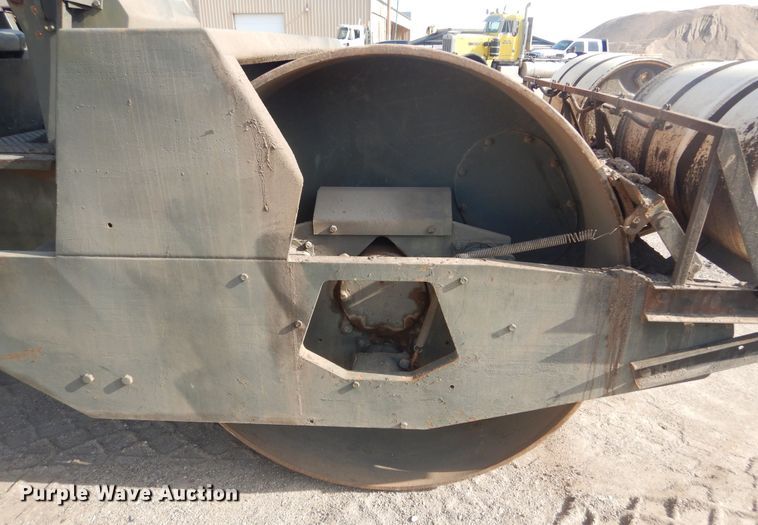 image for item KS9963 1981 Raygo 400A  single drum vibratory roller