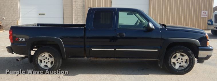 image for item KS9965 2006 Chevrolet Silverado 1500  Ext. Cab pickup truck