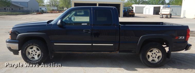 image for item KS9965 2006 Chevrolet Silverado 1500  Ext. Cab pickup truck